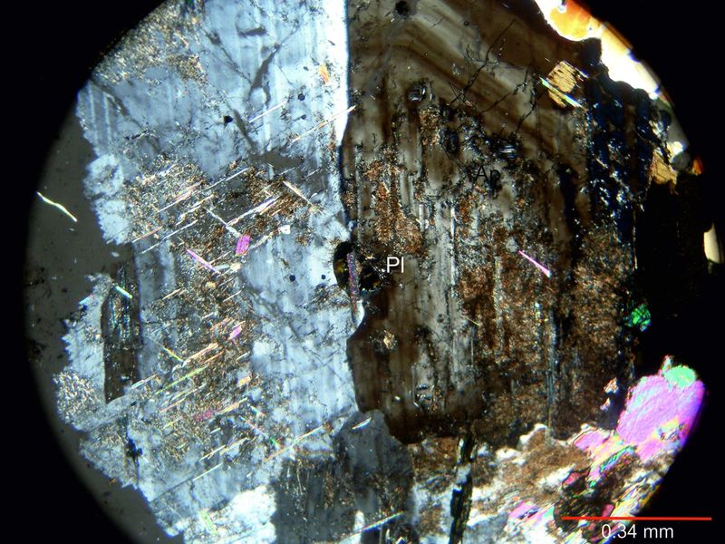 Archivo:108-Plagioclasa c nicoles.jpg