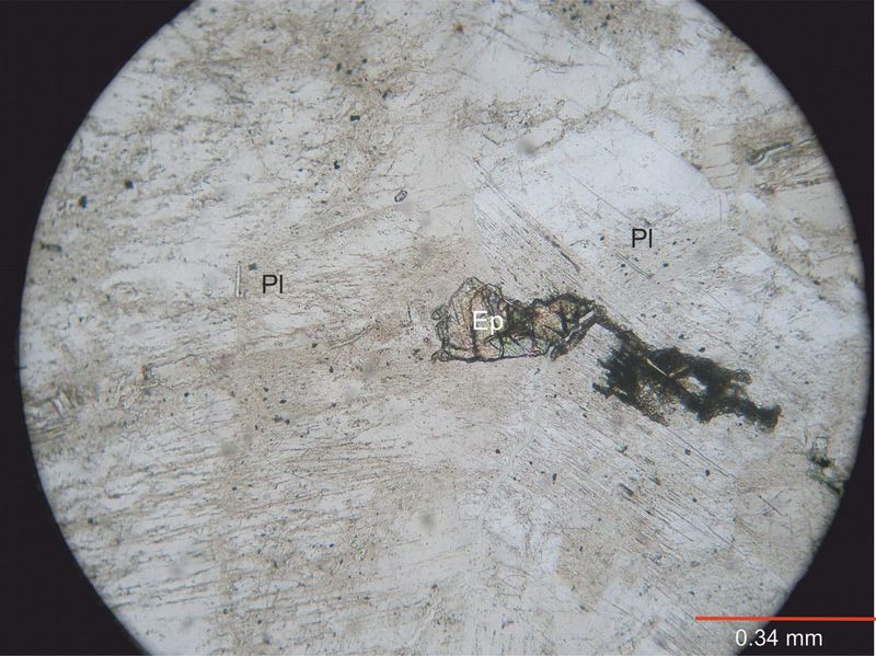 Archivo:Epidoto s nicoles.jpg