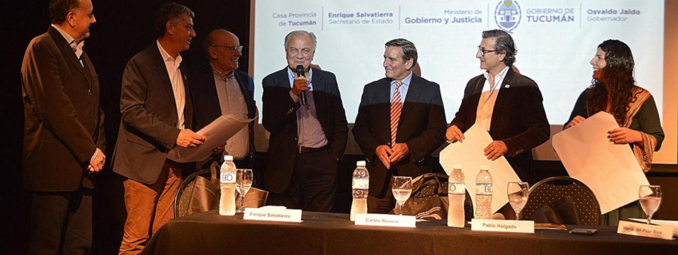 La FML transfirió libros de edición propia a la Casa de Tucumán de CABA, entre ellos, su mayor obra científica 