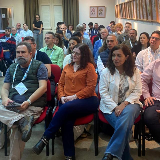 Intercambio internacional de saberes: especialistas en aceites esenciales visitaron la FML