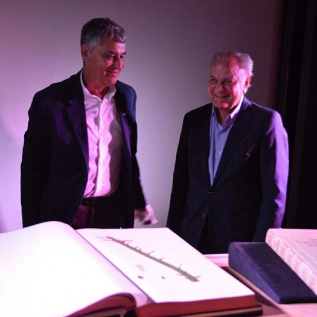 La FML transfirió libros de edición propia a la Casa de Tucumán de CABA, entre ellos, su mayor obra científica